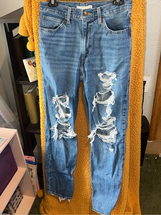 Levi's Denim - Levi’s Distressed ‘94 Baggy Jeans in Medium Blue Denim